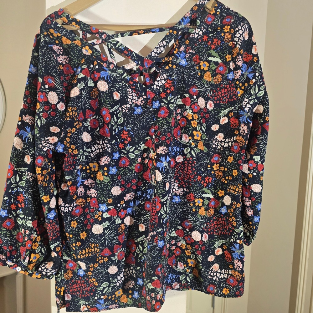 Skies Are Blue Anthropologie Floral Print Lattice Back Blouse Womens Size 4